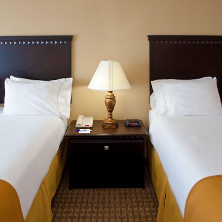 Holiday Inn Express Hotel & Suites Tappahannock By Ihg Exteriör bild